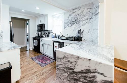 Picadome House | Welcome to "The Spot" Southland/6 Miles to Keeneland!