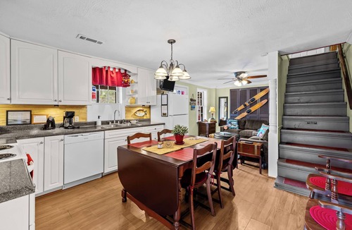 Clanton House | Welcome to Water's Edge! Clanton, AL