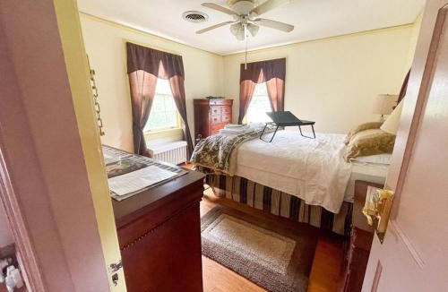 Lynchburg House | Welcome to your private cozy room #2 near LU, Stadium & general hospital