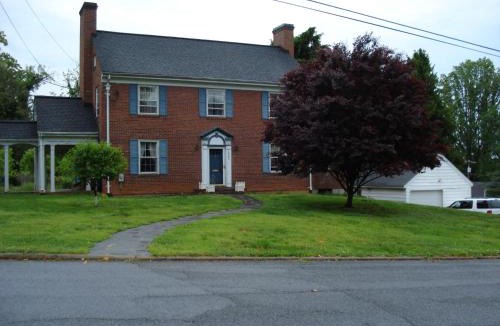 Lynchburg House | Welcome to your private cozy room #3 near LU, Stadium & general hospital