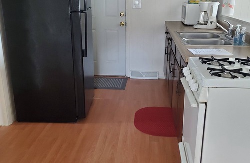 Shawano Cottage | Welcoming 2-bedroom cottage with AC in charming Shawano
