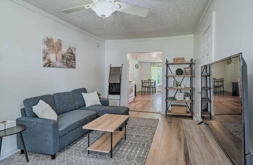 Alcoa Cottage | Welcoming Alcoa Cottage w/ Mountain Views!