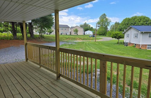Johnson City Cottage | Welcoming Tiny House close to ETSU, Medical Center and Downtown Johnson City, TN