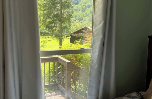 Wendover Cottage | Wendover Cottage - 3 BR 2 BA