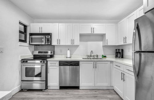 East Little Havana Apartment | West Brickell #1 2BR | Close to Brickell & Wynwood