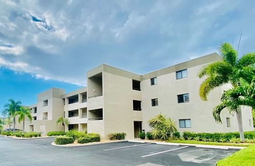 Burnt Store Marina Condo | West's Endless Summer