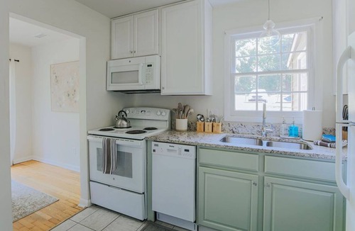 Jefferson Park Avenue Apartment | Westerly Haven A