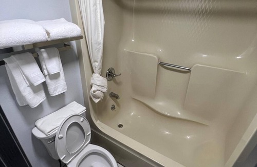Paducah Hotel | Westowne Inn Paducah - Exit 4