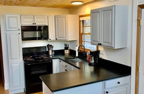 Front Royal Cabin | Whiskey Hill Cabin a mountain escape in Virginia wine country