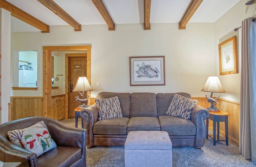 Edray Condo | Whistlepunk #31: 2 Bedrooms, 2 Bath: Slope Side, Central Location. Wood Fireplace
