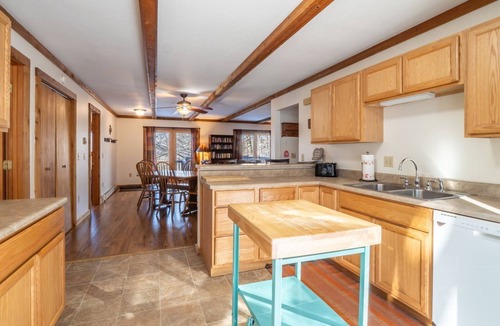Old Timberline House | White Deer - 134 Cabin Mountain Road White Deer - Lake Access, Hot Tub, Pet Friendly, Keurig