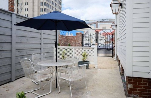 Baton Rouge House | White House @ America Street