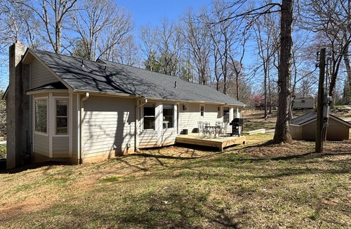 Horse Shoe House | Whole 3 Br 3Ba haven nestled in the heart of the Blue Ridge Mountains.