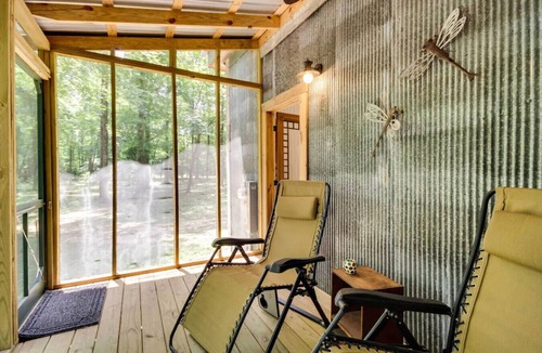 McComb House | Wild Fern Cottage with River Access