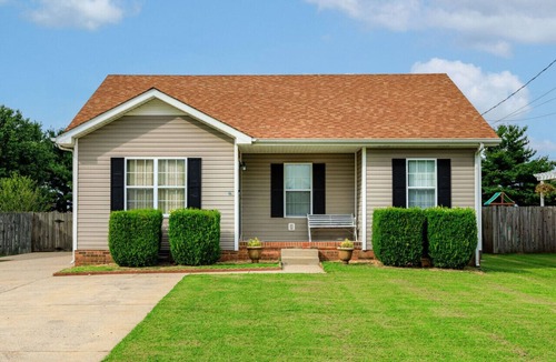 Clarksville House | Wild Joy| King Bed, Pet-Friendly Stay, Fenced Yard