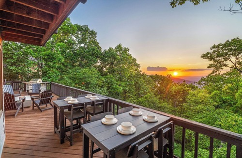 Nellysford House | Wildbriar Lodge Luxe 6BR, 6k SqFt Theater, 2xGameRoom, Karaoke, Sunset Views