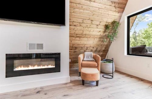 New Iberia Apartment | Willow A-Frame