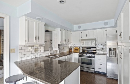 La Porte House | Willow on the Pond - Waterfront, seasonal pool, 4 Bedrooms - MTM Premier