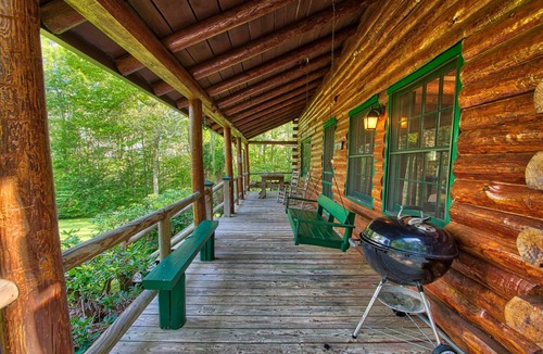 Newland Cabin | Winds Aloft -Quaint Cabin with Grandfather Mountain views, Hot Tub