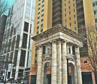 Downtown Atlanta Apartment | Wine Down Downtown ATL 14J