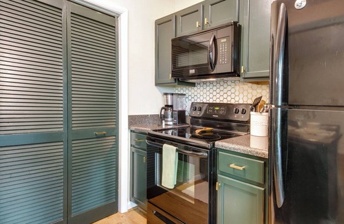 Wintergreen Condo | Wintergreen Resort Condo w/Deck, 0.3 Mi to Slopes