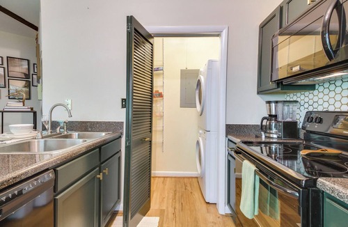 Wintergreen Condo | Wintergreen Resort Condo w/Deck, 0.3 Mi to Slopes
