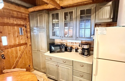 Rowleys Bay Cabin | Wismar Cabin- Private Beach
