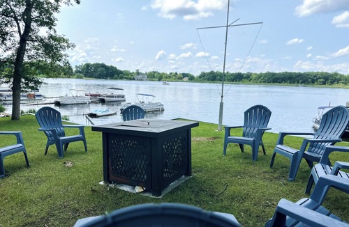 Horton House | Wolf Lake Haven - Lakefront Sleeps 16