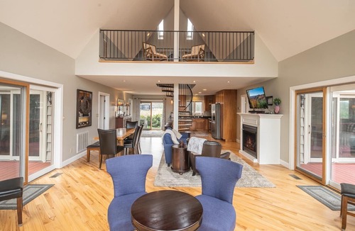 Fleetwood Ski Chalet | Wolf Ridge Chalet in Fleetwood, NC: A spacious 7-bedroom escape for 18!