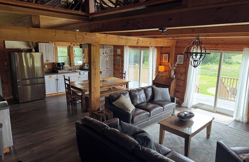 Wilson Creek House | Wonderful 4-bedroom cabin in Grayson County