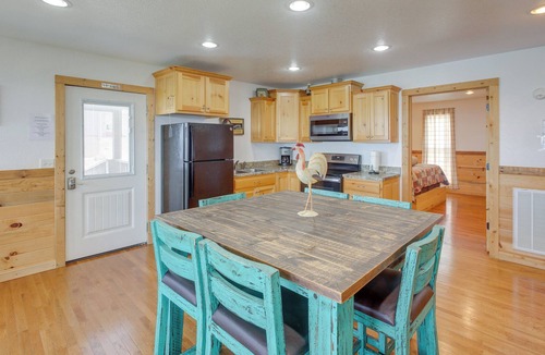 Bryant Cabin | ‘Wood Haven’ Cabin w/ Private Hot Tub, Resort Pool
