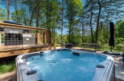Hico House | Wooded Circle - Barrel sauna, hot tub, fire pit