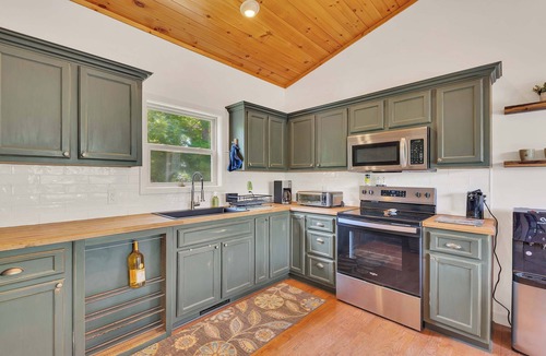 Dandridge House | Woodland Cabin Retreat, Near Douglas Lake, Fire Pit