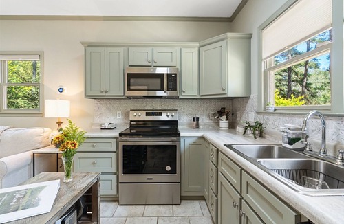 Laurel Cottage | Woodland Cottage on Hidden Pond