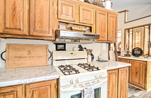 Good Hart Cottage | Woodland Retreat: Near Trails, Golf & Wineries!