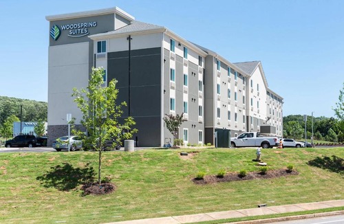Buford Hotel | WoodSpring Suites Buford near Mall of Georgia-Lake Lanier