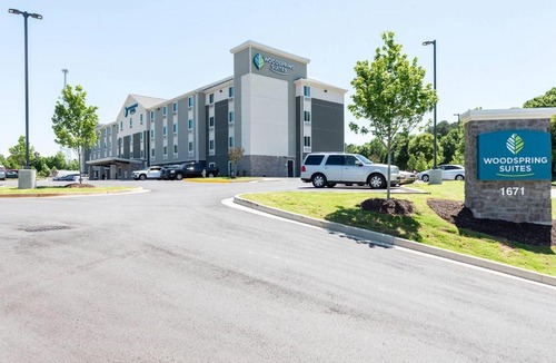 Buford Hotel | WoodSpring Suites Buford near Mall of Georgia-Lake Lanier