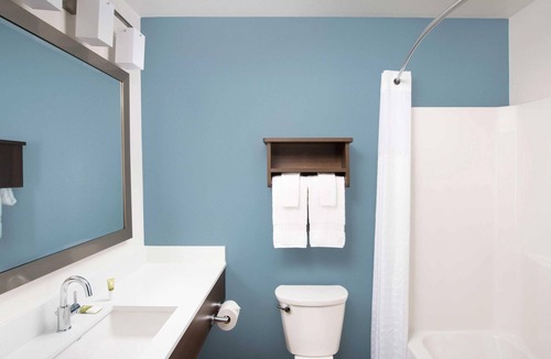 Cleveland Hotel | WoodSpring Suites Cleveland North
