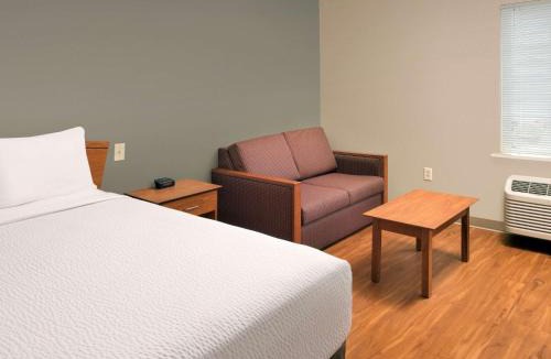 Clarksville Hotel | WoodSpring Suites Louisville Clarksville