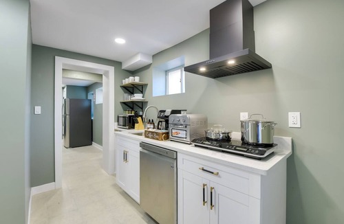 Cheverly Apartment | Work & Explore in DC! Cheverly Apt 1/2 Mi to Metro