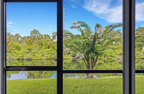 Venice Condo | WOW! Venice, FL! RELAX with this peaceful waterview WOW! 3 month minimum!