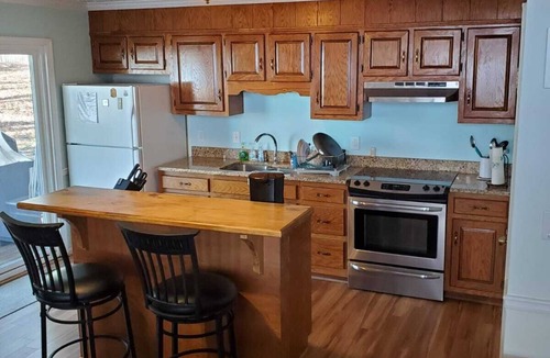 Eatonton House | WOW views of Oconee! Private Dock! Hot-tub! Firepit! Canoe! PetsOK!