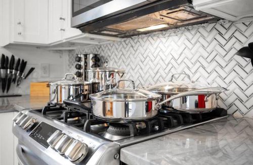 Seminary Hill Apartment | Xcape to a Tranquil 4 Bedroom Retreat