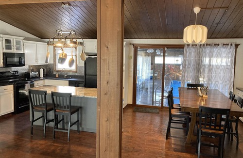 Mosherville House | Year Round Playground with INDOOR Pool and Hot Tub