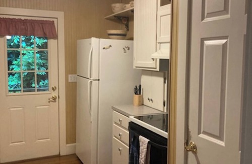 Rosman Cottage | Your Cozy Quiet 3 Bed Room Cabin in the Blue Ridge Mountains