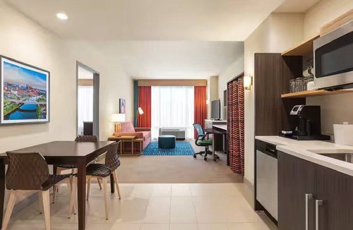 West End Hotel | Your Getaway to Nashville Charms: Pets Allowed, FREE Breakfast, Parking!