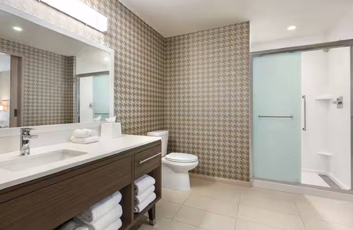 West End Hotel | Your Getaway to Nashville Charms: Pets Allowed, FREE Breakfast, Parking!