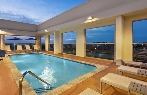 West End Hotel | Your Getaway to Nashville Charms: Pets Allowed, FREE Breakfast, Parking!