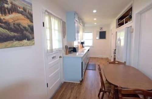 Bloomington House | Your groups Bloomington adventure starts here