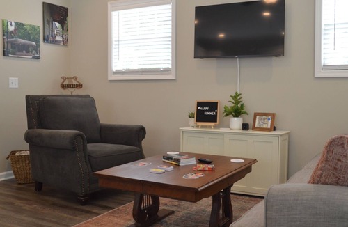 Tuscaloosa House | Your Home Away from Home- 3 Bedroom Close to UA & Historic Downtown Northport